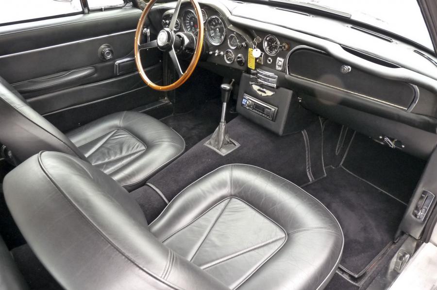 Интерьер Aston Martin DB6 (3398/R) 1968 года  (фото 17 из 20)